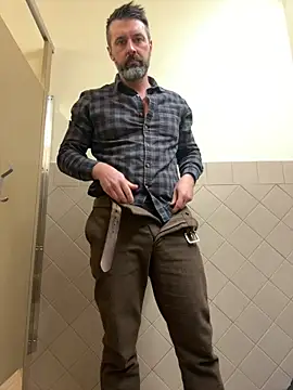 Snapshot of plaintreebull chatting on February 9, 2026, 9:46 pm plaintreebull online show from February 9, 2026, 9:46 pm