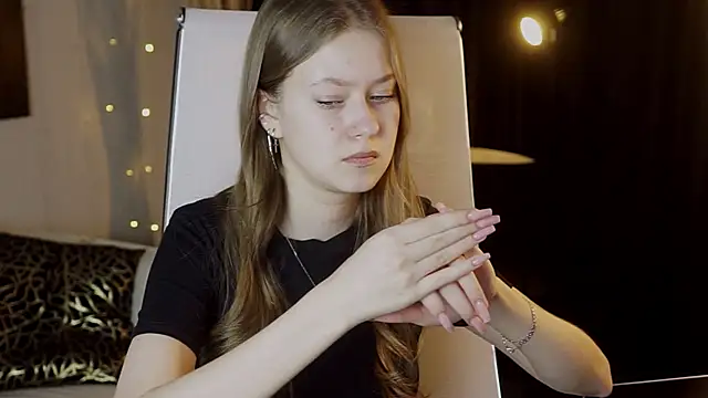 EveMundie online show from March 11, 2026, 6:29 am