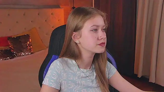 EveMundie online show from March 12, 2025, 3:40 pm