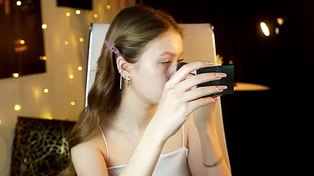 EveMundie online show from February 27, 2026, 8:25 am