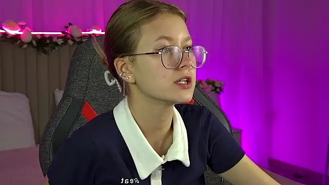 EveMundie online show from September 9, 2025, 12:14 pm