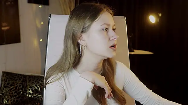 EveMundie online show from March 7, 2026, 9:37 am