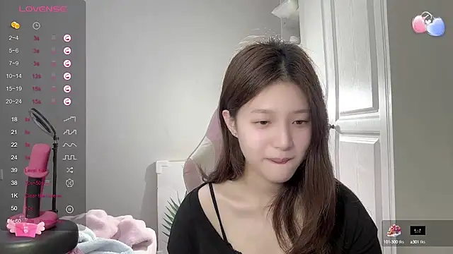 Snapshot of YaYa-521 chatting on February 24, 2025, 10:03 pm YaYa-521 online show from February 24, 2025, 10:03 pm
