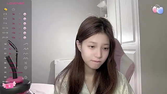 Snapshot of YaYa-521 chatting on February 26, 2025, 1:25 am YaYa-521 online show from February 26, 2025, 1:25 am