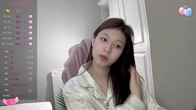 Snapshot of YaYa-521 chatting on February 20, 2025, 10:48 pm YaYa-521 online show from February 20, 2025, 10:48 pm