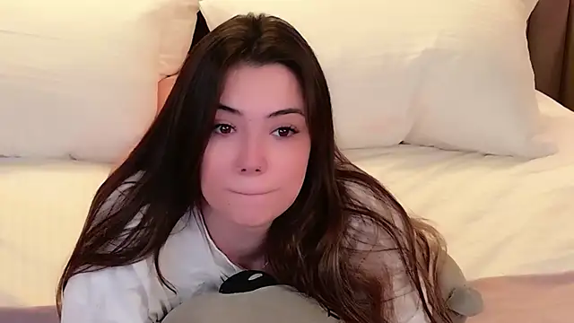 Alice Deleon online show from November 23, 2025, 11:31 am