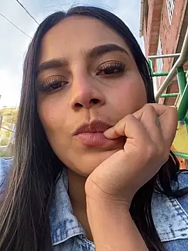 Emily sharlot online show from November 11, 2025, 11:49 am