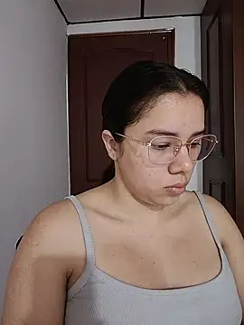 Snapshot of EmmaSulivan chatting on February 13, 2026, 10:59 am EmmaSulivan online show from February 13, 2026, 10:59 am