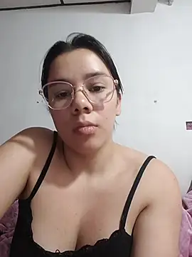 Snapshot of EmmaSulivan chatting on February 19, 2026, 11:07 am EmmaSulivan online show from February 19, 2026, 11:07 am