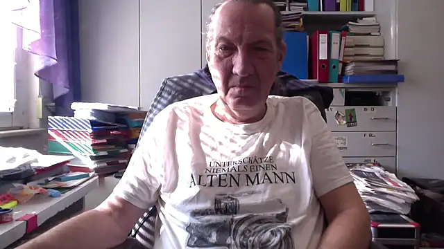 HMStraps01 online show from February 24, 2025, 9:43 am