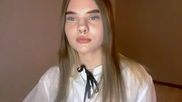 Snapshot of CarolinePepper chatting on February 18, 2025, 4:25 pm CarolinePepper online show from February 18, 2025, 4:25 pm