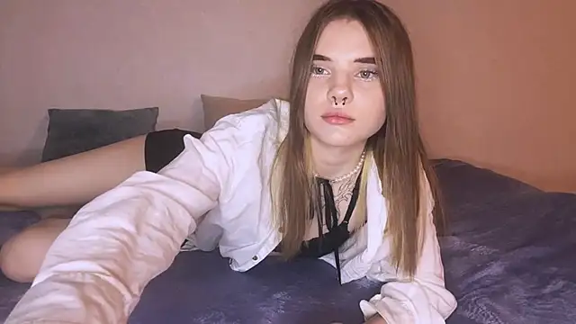 Snapshot of CarolinePepper chatting on February 18, 2025, 7:30 pm CarolinePepper online show from February 18, 2025, 7:30 pm