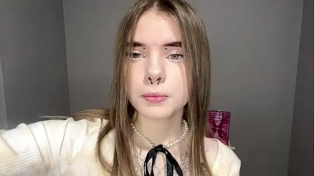 Snapshot of CarolinePepper chatting on March 1, 2025, 4:33 pm CarolinePepper online show from March 1, 2025, 4:33 pm