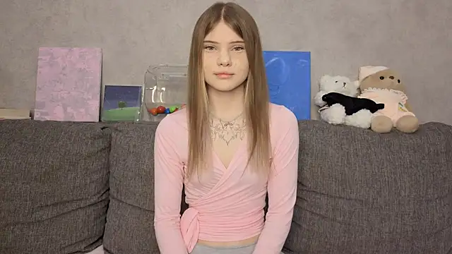 CarolinePepper online show from May 18, 2026, 1:27 pm