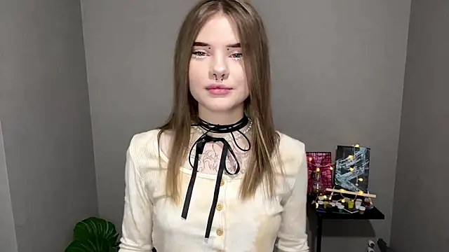 Snapshot of CarolinePepper chatting on March 8, 2025, 5:11 pm CarolinePepper online show from March 8, 2025, 5:11 pm