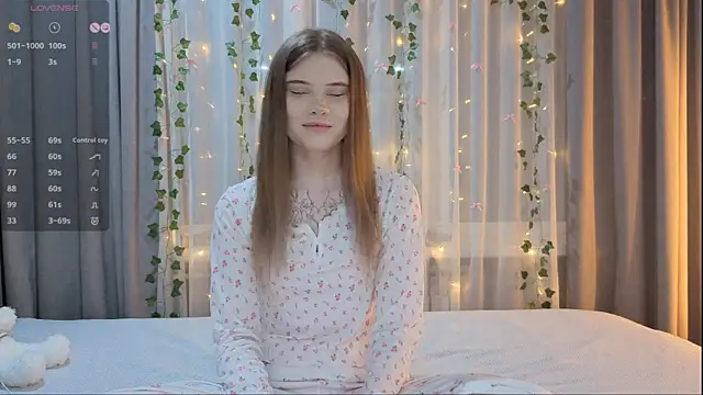 Snapshot of CarolinePepper chatting on February 7, 2026, 2:14 pm CarolinePepper online show from February 7, 2026, 2:14 pm