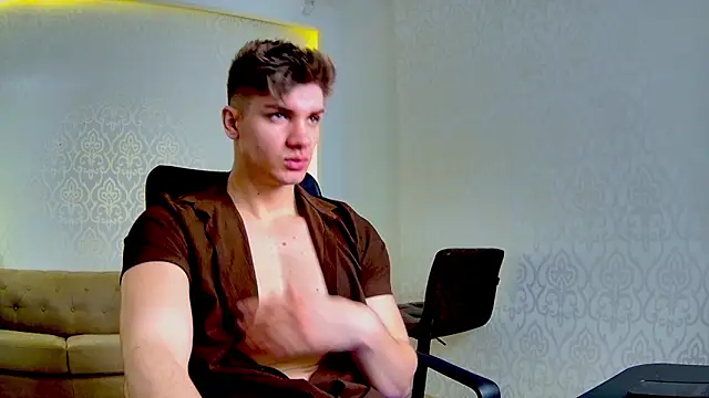 MaxKaiden online show from March 5, 2026, 6:10 am