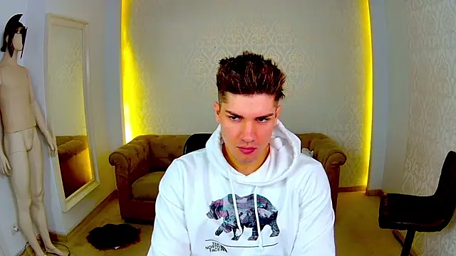 MaxKaiden online show from February 10, 2026, 6:23 am