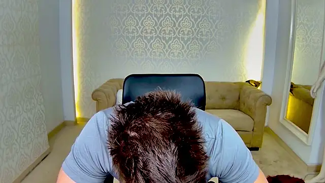 MaxKaiden online show from April 15, 2026, 6:08 am