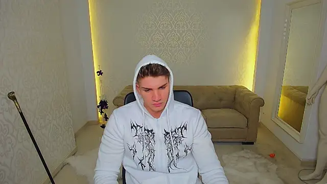 MaxKaiden online show from November 6, 2025, 5:44 am