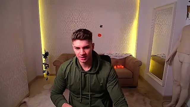 MaxKaiden online show from October 19, 2025, 4:48 am