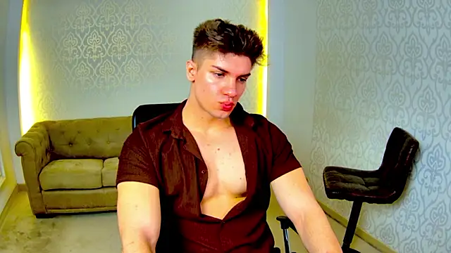 MaxKaiden online show from February 25, 2026, 5:40 am