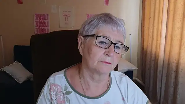 Snapshot of Sandra_Snowflake chatting on May 26, 2026, 4:54 am Sandra Snowflake online show from May 26, 2026, 4:54 am