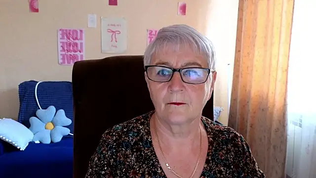 Snapshot of Sandra_Snowflake chatting on June 30, 2026, 11:43 am Sandra Snowflake online show from June 30, 2026, 11:43 am