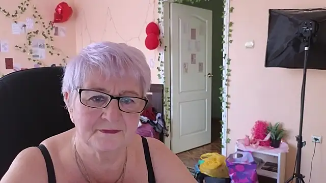 Sandra Snowflake online show from March 25, 2026, 11:09 am