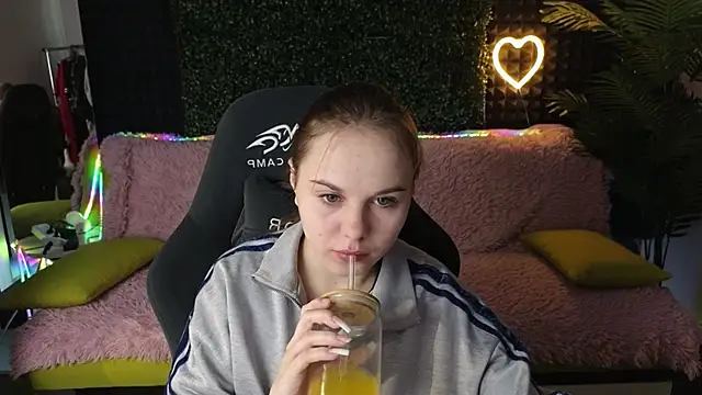 Dyna bae online show from September 14, 2025, 1:50 am