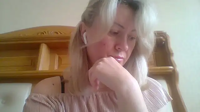 Mary888x online show from February 17, 2025, 6:31 am