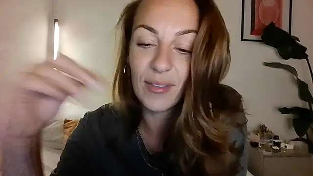 Snapshot of Edenfox- chatting on July 31, 2026, 11:02 pm Edenfox- online show from July 31, 2026, 11:02 pm