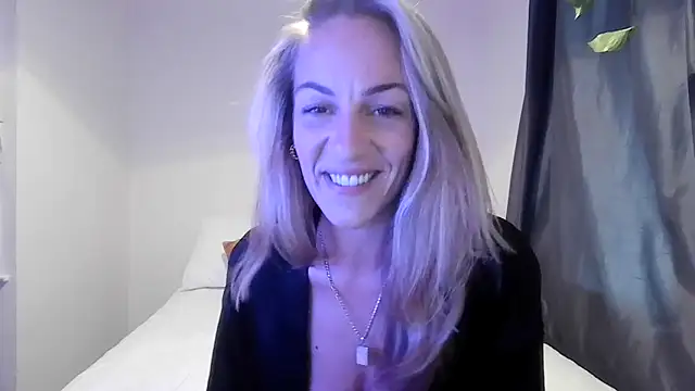 Edenfox- online show from September 28, 2025, 5:09 pm