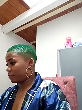 DashaSousaa online show from February 28, 2025, 7:25 pm