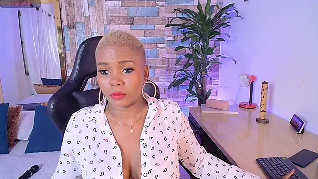 DashaSousaa online show from March 3, 2026, 12:45 pm