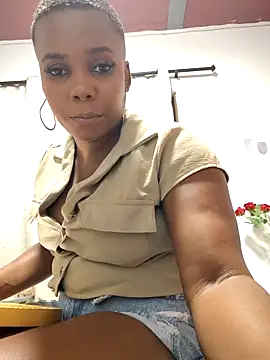 DashaSousaa online show from October 21, 2025, 5:12 pm