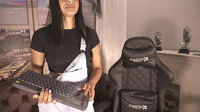 Snapshot of katia_foxxx_ chatting on June 12, 2026, 5:32 pm katia foxxx online show from June 12, 2026, 5:32 pm