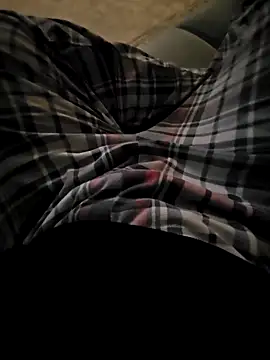 Snapshot of skiciyunis chatting on December 19, 2025, 9:50 pm skiciyunis online show from December 19, 2025, 9:50 pm