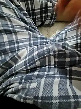 Snapshot of skiciyunis chatting on February 16, 2026, 5:00 pm skiciyunis online show from February 16, 2026, 5:00 pm