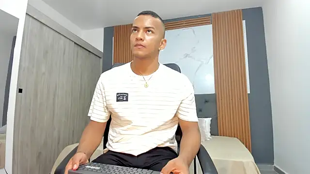 Snapshot of Rafa2004Cruz chatting on March 18, 2025, 12:17 pm Rafa2004Cruz online show from March 18, 2025, 12:17 pm