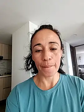 Coeur de luxure online show from November 3, 2025, 3:04 pm