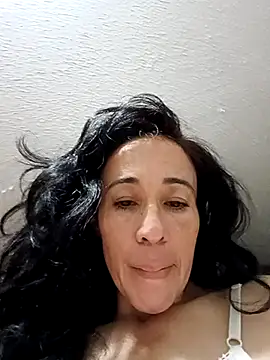 Snapshot of Coeur_de_luxure chatting on February 19, 2025, 7:05 pm Coeur de luxure online show from February 19, 2025, 7:05 pm