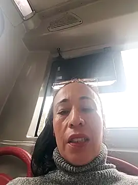 Snapshot of Coeur_de_luxure chatting on February 17, 2026, 2:58 pm Coeur de luxure online show from February 17, 2026, 2:58 pm