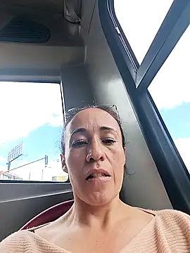 Snapshot of Coeur_de_luxure chatting on February 20, 2026, 5:26 pm Coeur de luxure online show from February 20, 2026, 5:26 pm