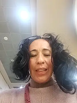 Snapshot of Coeur_de_luxure chatting on March 4, 2026, 3:53 pm Coeur de luxure online show from March 4, 2026, 3:53 pm