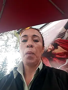 Snapshot of Coeur_de_luxure chatting on February 12, 2026, 2:06 pm Coeur de luxure online show from February 12, 2026, 2:06 pm