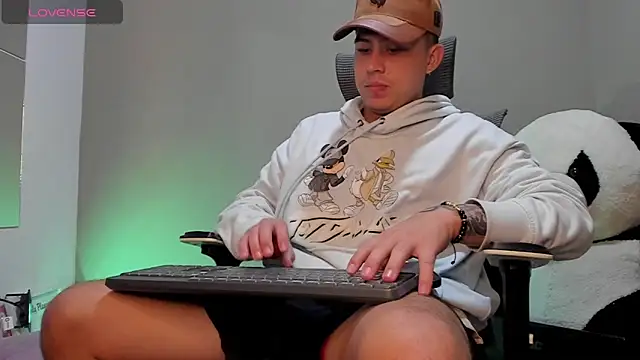 Snapshot of mattiwsmorris_ chatting on October 23, 2025, 3:38 am mattiwsmorris online show from October 23, 2025, 3:38 am