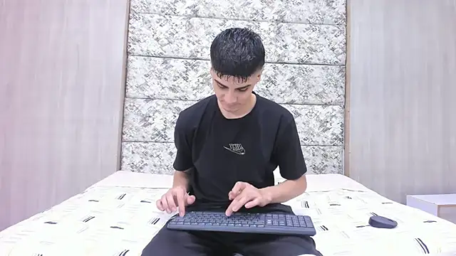 Snapshot of frank_jhonsson chatting on February 7, 2026, 6:49 pm frank jhonsson online show from February 7, 2026, 6:49 pm