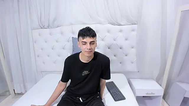 Snapshot of frank_jhonsson chatting on January 17, 2026, 7:28 pm frank jhonsson online show from January 17, 2026, 7:28 pm