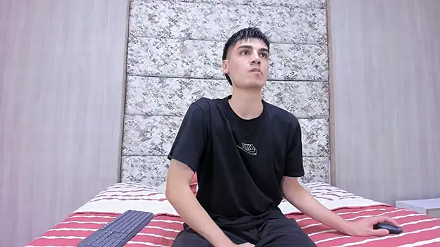 Snapshot of frank_jhonsson chatting on February 24, 2026, 6:53 pm frank jhonsson online show from February 24, 2026, 6:53 pm